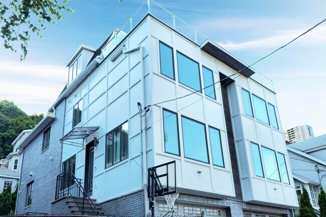 Building Photo - 36 Myrtle Ave