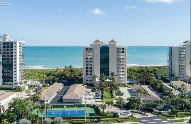 Building Photo - 3000 N Hwy A1A