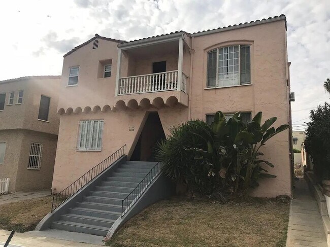 Building Photo - Large 2 bedroom unit