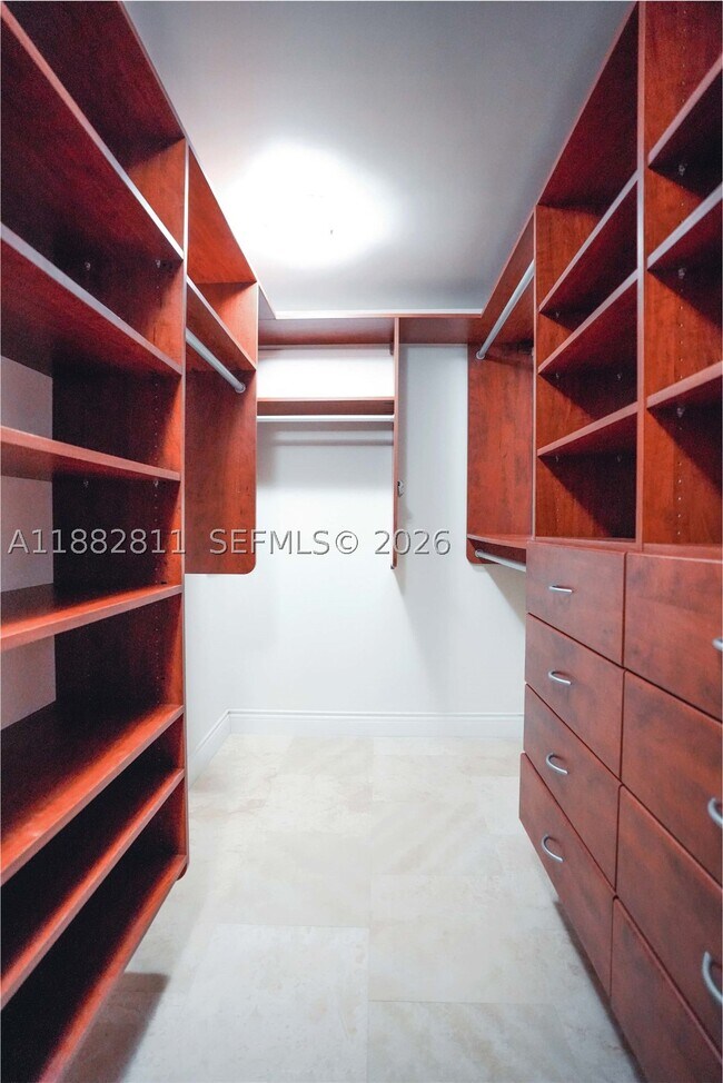 Building Photo - 6039 Collins Ave
