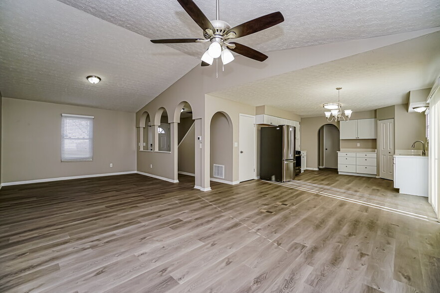 Building Photo - 6047 Rover Ln