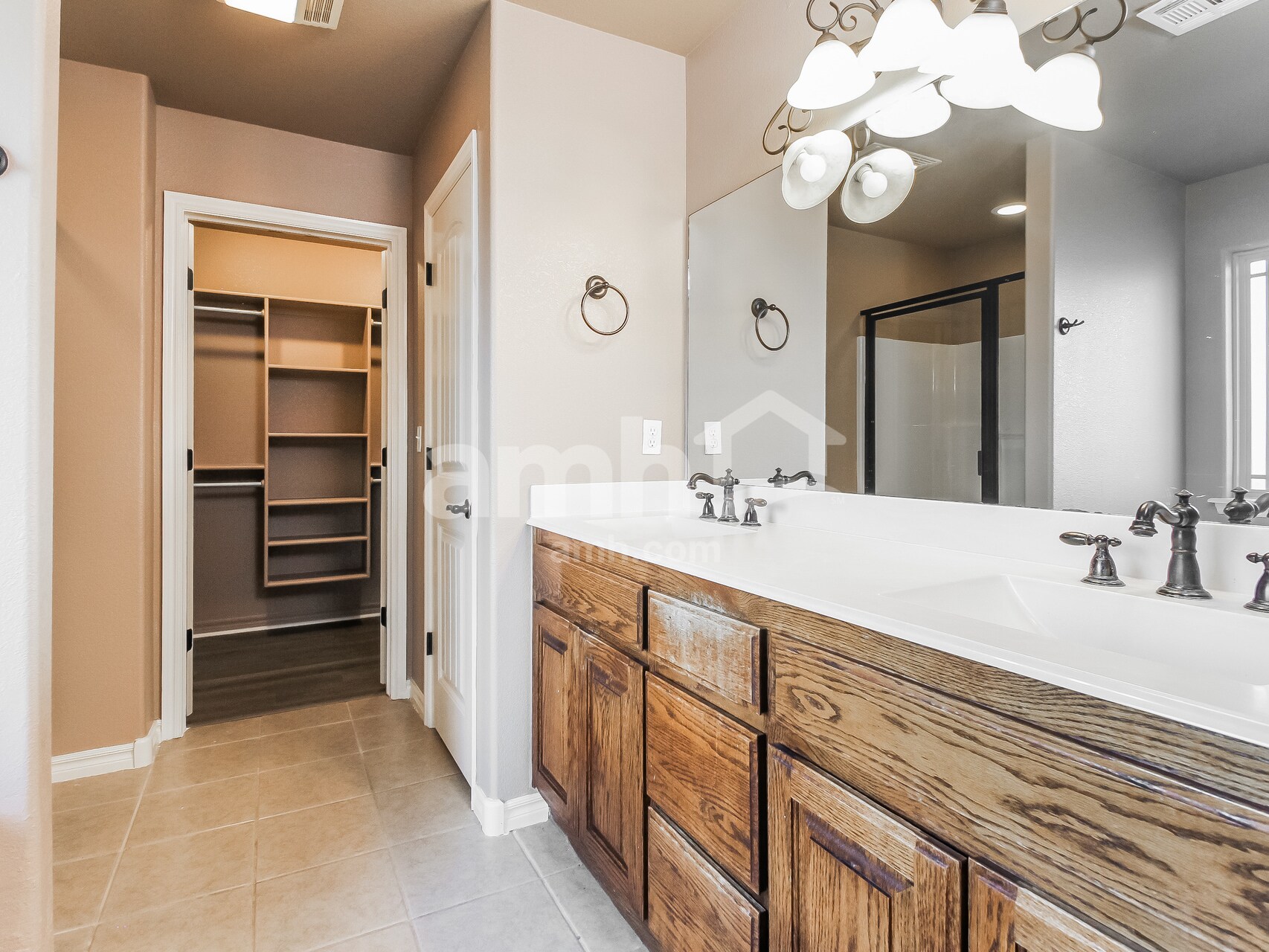 Building Photo - 1628 East Edgewater St S