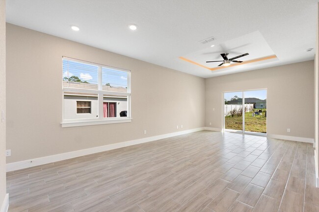 Building Photo - 740 Fraser Ct