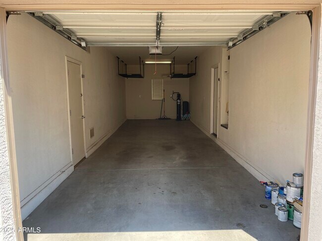 Building Photo - 14240 W Country Gables Dr