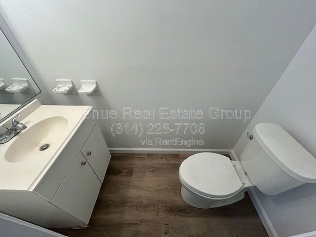 Building Photo - 3831 Blaine Ave