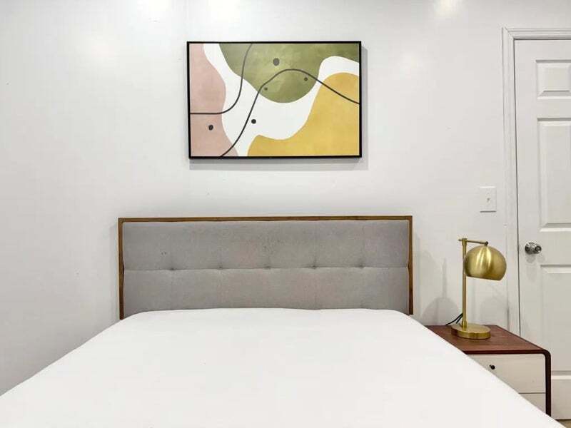 Building Photo - Nice room in a good neighborhood