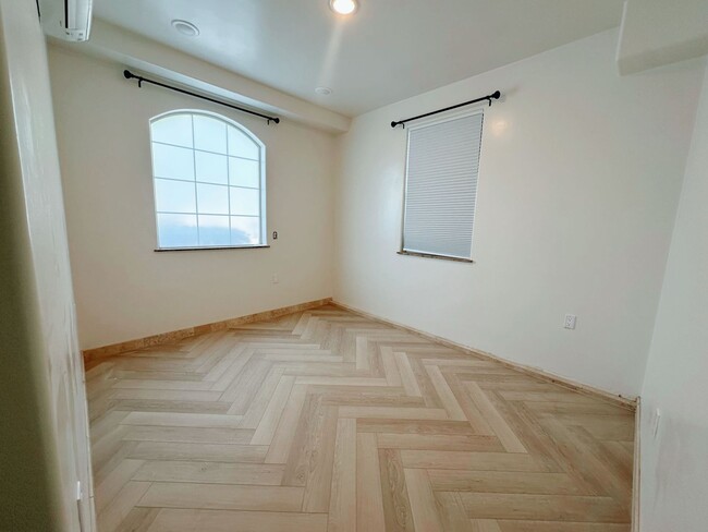 Building Photo - Upgraded 3 Bed / 2 Bath on Fire Mountain