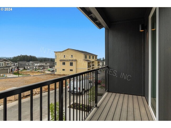 Building Photo - BEAUTIFUL NEWER CONSTRUCTION 4 BD HOME W/2 CAR GARAGE, W/D IN UNIT, AND MORE!