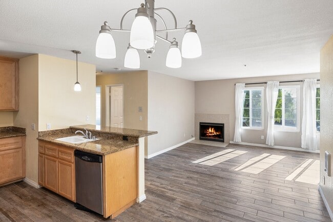 Building Photo - 1202 Donax Ave