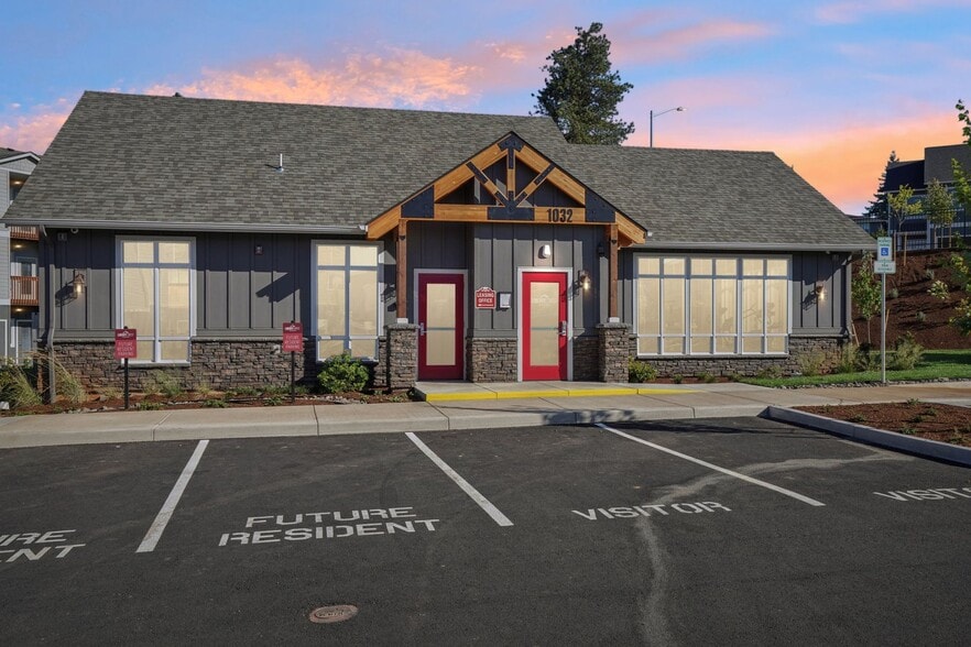 Building Photo - LIBERTY CREST APARTMENTS