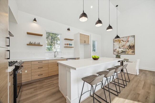 Building Photo - 845 Elkhart St