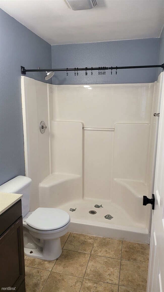 Building Photo - Room for Rent, 1 bath House - 106 Decatur ...