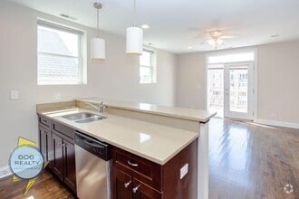 Building Photo - Lincoln Park Renovated Apartments!