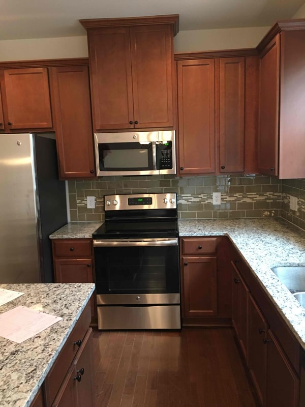 Building Photo - 3085 Clear View Dr