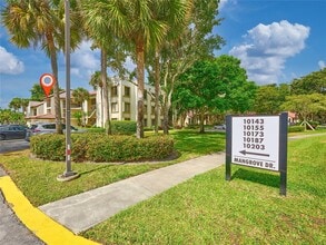 Building Photo - 10143 Mangrove Dr