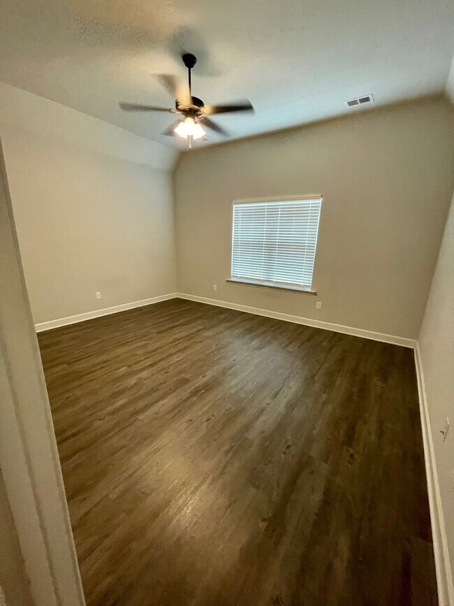 Building Photo - Central Park 933