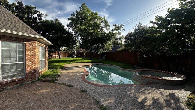 Building Photo - 18532 Bay Pines Ln