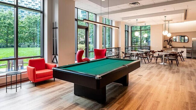 Building Photo - 4720 Center Blvd