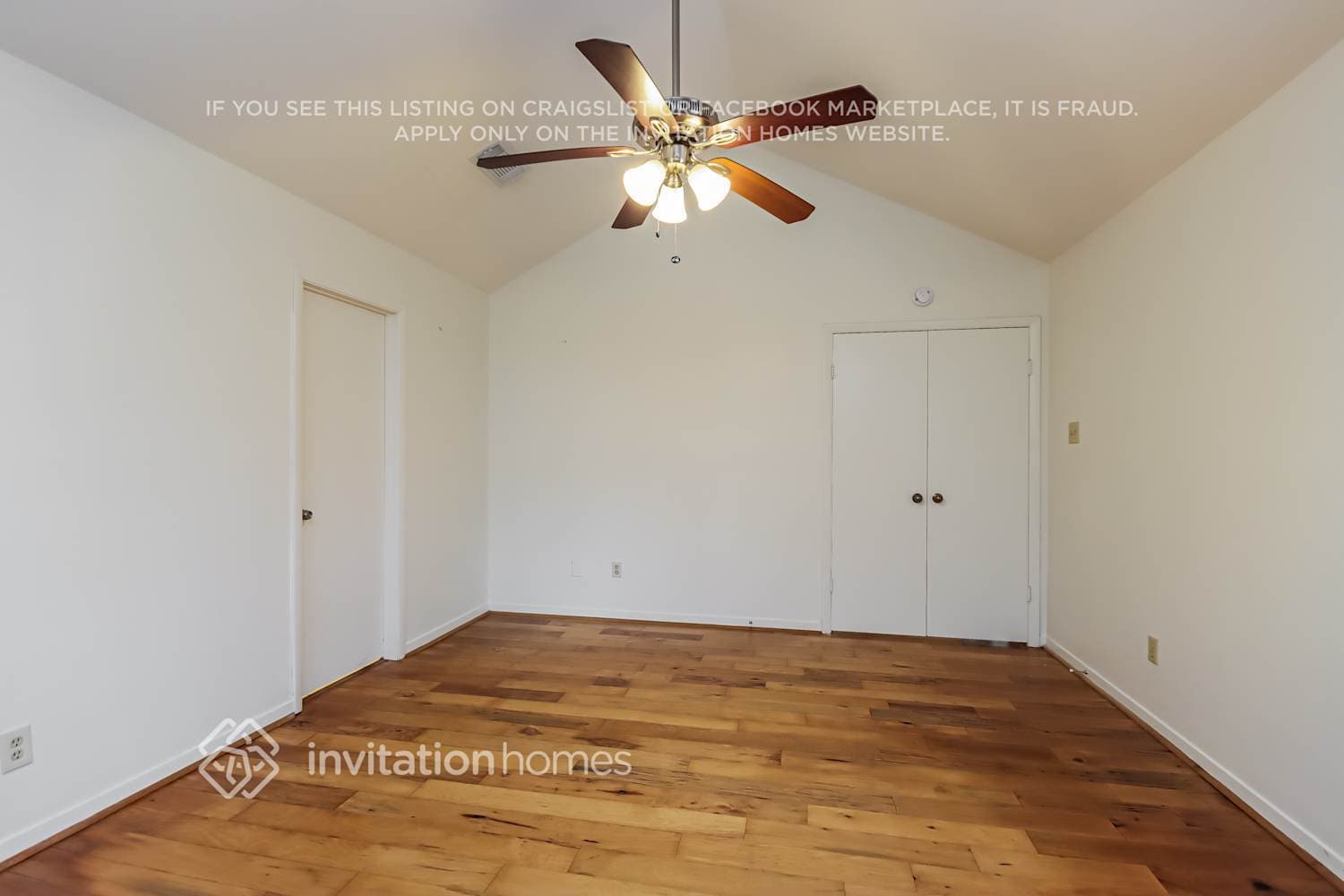 Building Photo - 10 Shallow Pond Pl