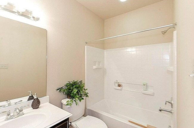 Building Photo - 64 Woodland Hills Dr