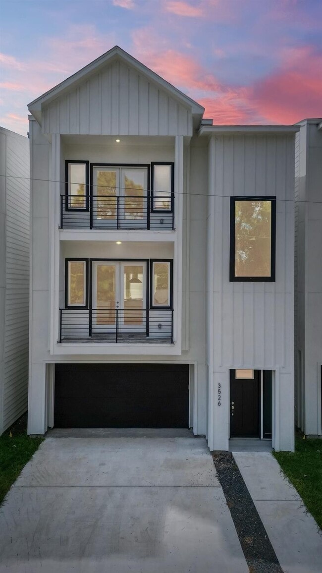 Building Photo - 3526 Luca St