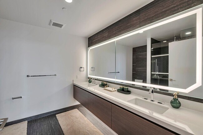 Building Photo - Experience Downtown Bellevue Luxury - Fully Furnished 3 Bed / 3 Bath Condo in One88