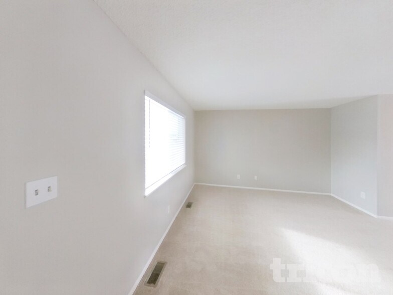 Building Photo - 1312 Rainier Dr