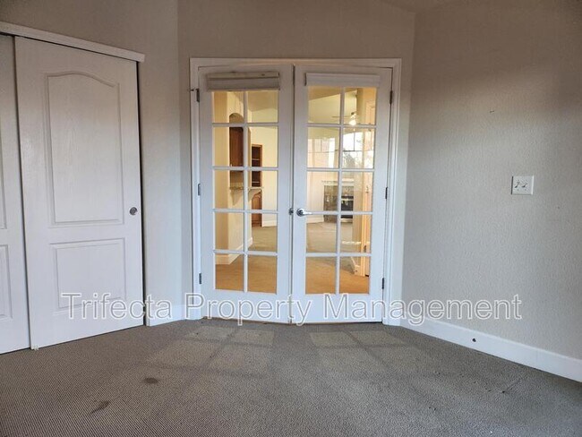 Building Photo - 4101 Crittenton Ln