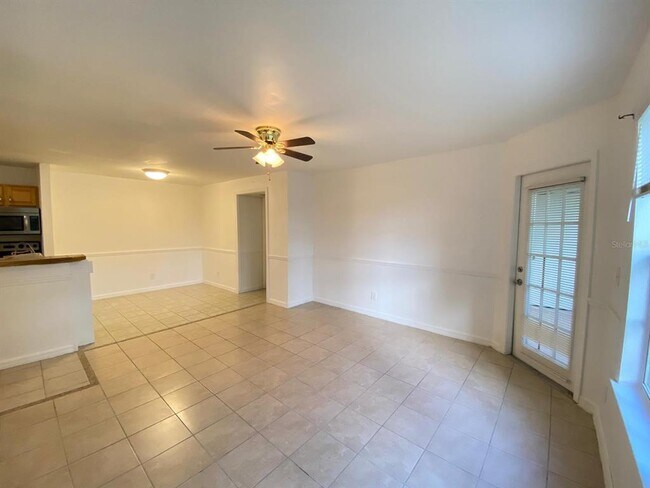 Building Photo - 6166 Westgate Dr