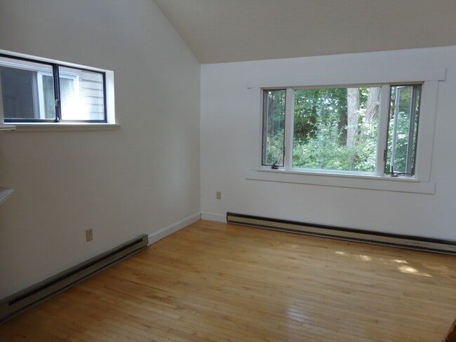Building Photo - 718 Hudson St