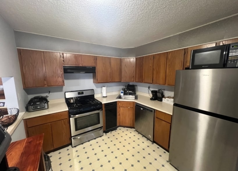 Building Photo - 80 Sage Ct