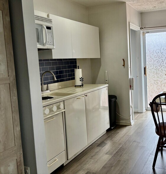 Building Photo - 2840 Hollymead Dr