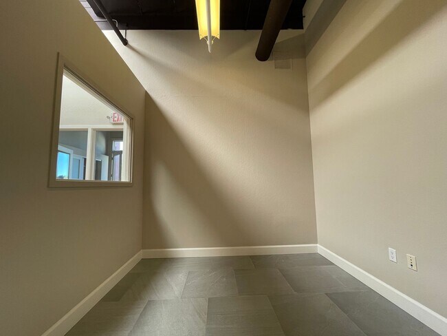 Building Photo - LOS GATOS - DOWNTOWN LOFT RESIDENCE