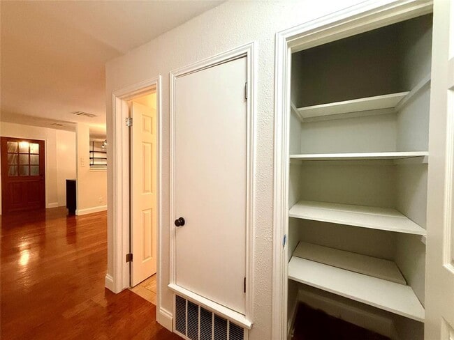 Building Photo - 2607 Princeton Dr