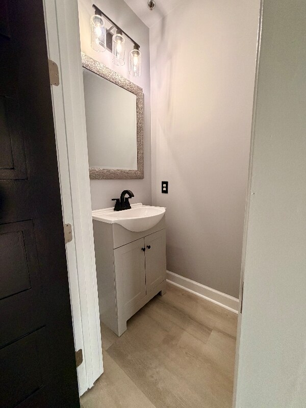 Building Photo - 711 Cosmopolitan Dr NE