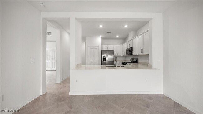 Building Photo - 14730 White Pearl Rd