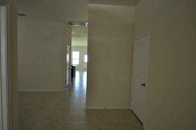 Building Photo - 23607 Legano Dr