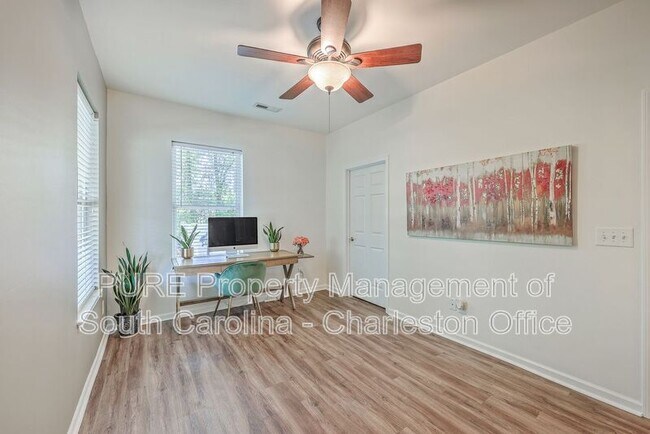 Building Photo - 8800 Dorchester Rd