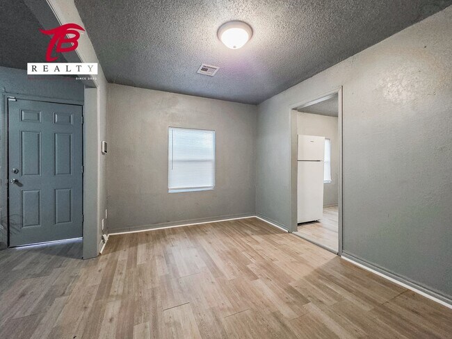 Building Photo - Charming 3 Bed home for lease!