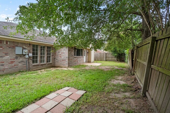 Building Photo - 9230 Wandsworth Dr