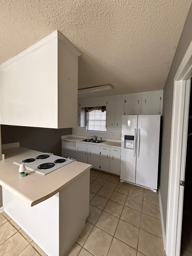 Building Photo - 304 Natchez Rd