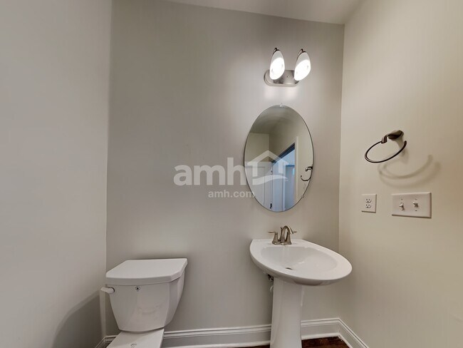 Building Photo - 111 Fairway Crossing Way