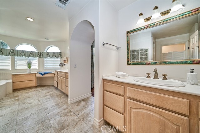 Building Photo - 1089 Village Dr