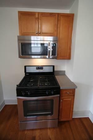 Gas Stove - 42 S Fremont Ave