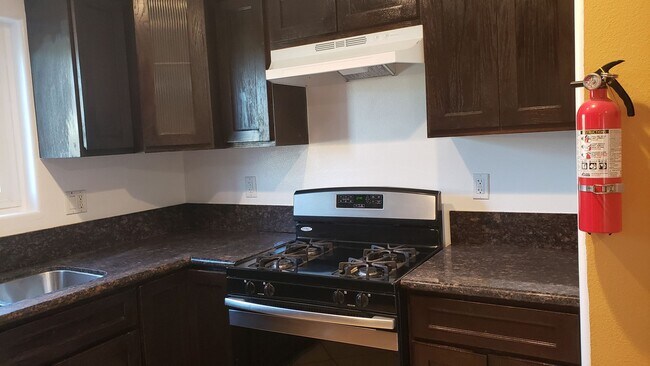 Building Photo - 40(718)