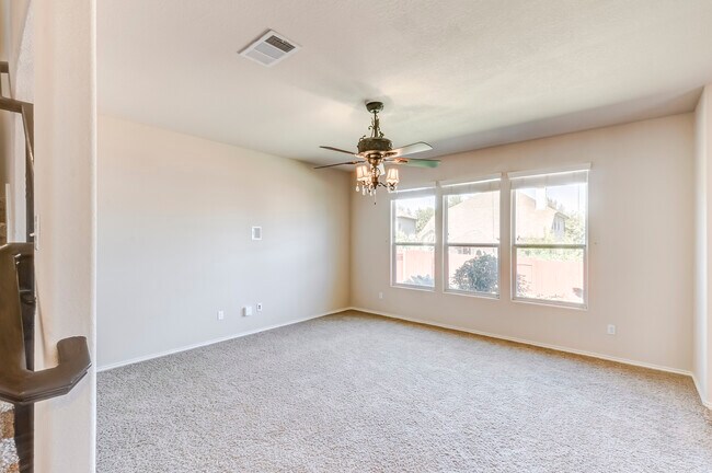 Building Photo - 1604 Greenside Dr