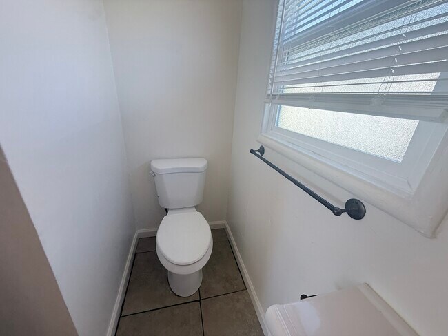 Building Photo - 9008 A St