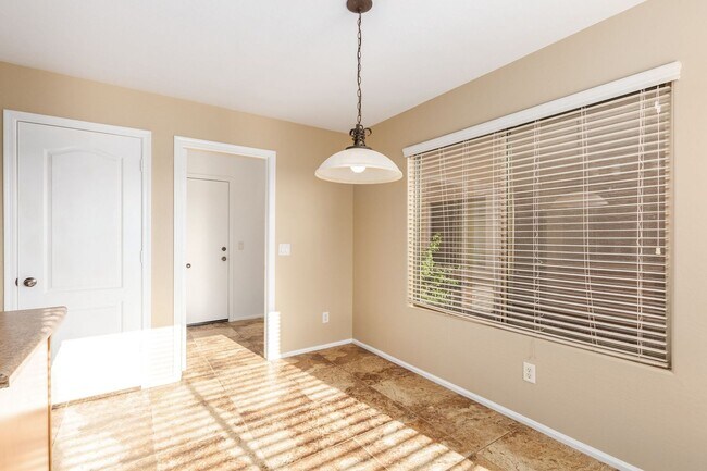 Building Photo - Beautiful 4 Bedroom Home in Johnson Ranch!