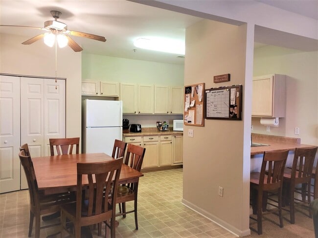 Building Photo - 4752 S Forest Point Blvd