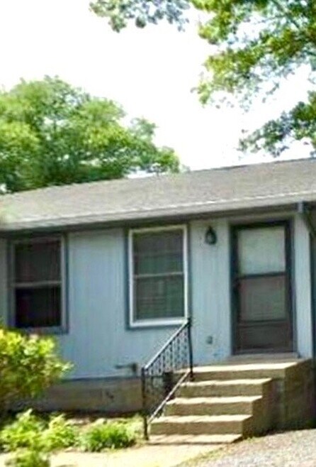 Building Photo - 1302 McAlpine Ave